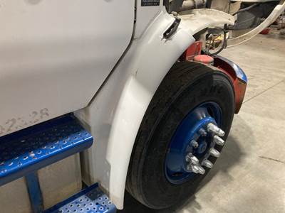 Freightliner M2 106 Fender