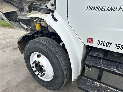 Freightliner M2 106 Fender