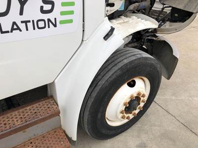 Freightliner M2 106 Fender