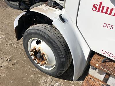 Freightliner M2 106 Fender