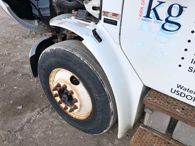 Freightliner M2 106 Fender