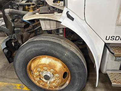 Freightliner M2 106 Fender