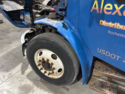 Freightliner M2 106 Fender