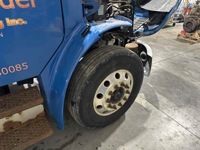 Freightliner M2 106 Fender