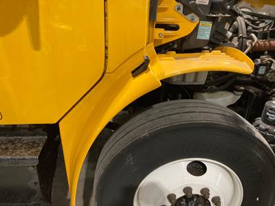 Freightliner M2 106 Fender