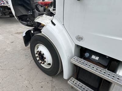 Freightliner M2 112 Fender