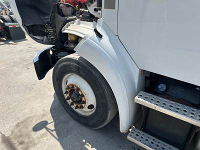 Freightliner M2 112 Fender