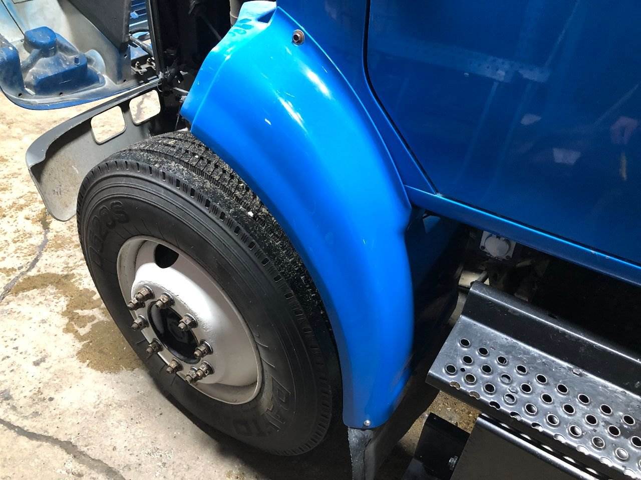 1998 International 8100 Fender For Sale Des Moines, IA 25361907