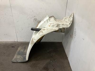 International 8600 Fender