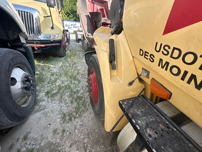 International 8600 Fender