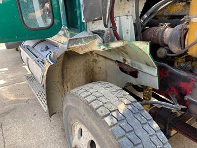 International 9200 Fender