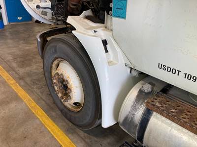 International DuraStar 4300 Fender for a International Durastar (4300)