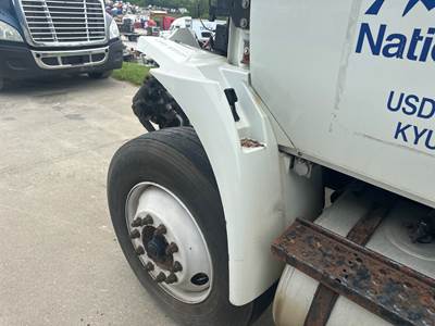 International DuraStar 4300 Fender for a International Durastar (4300)