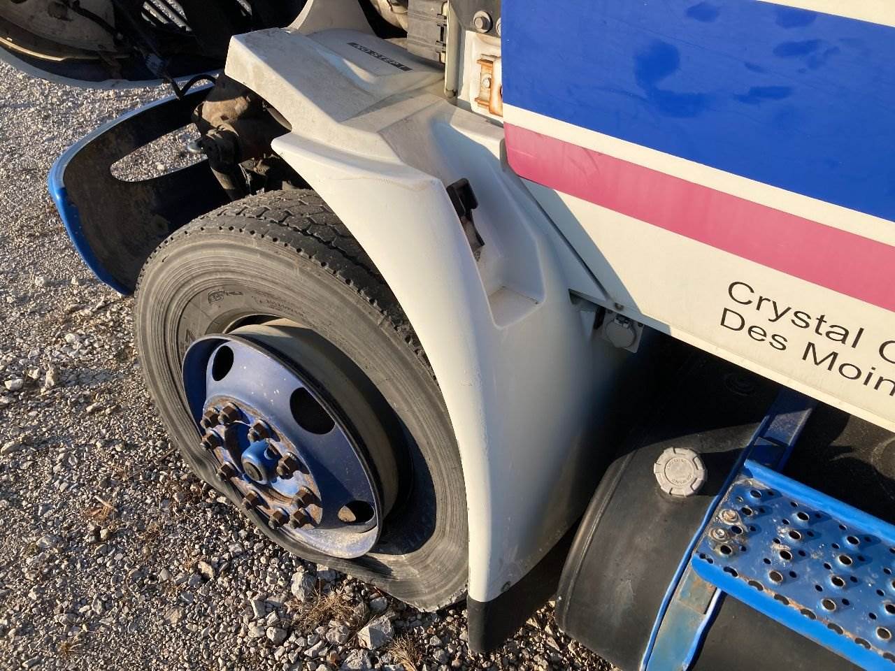 2009 International DuraStar 4400 Fender for a International Durastar