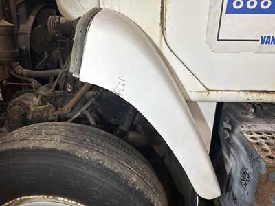 International S2300 Fender