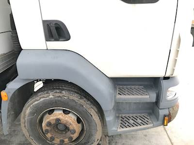 Kenworth K260 Fender