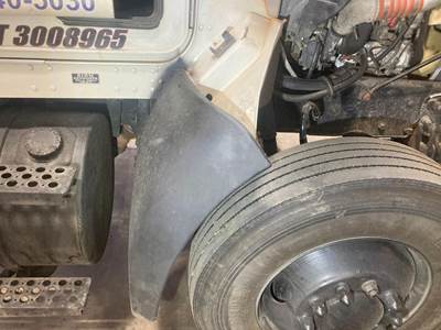 Kenworth T370 Fender