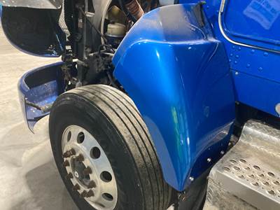 Kenworth T440 Fender