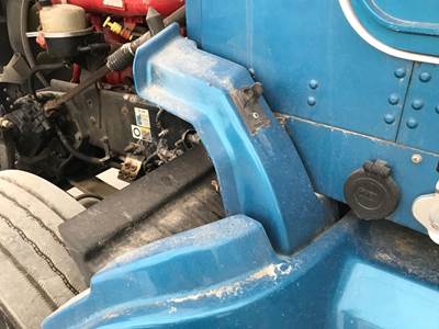 Kenworth T660 Fender