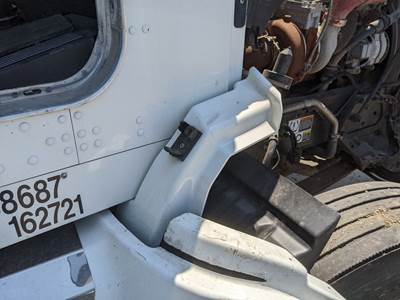 Kenworth T660 Fender