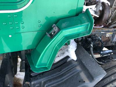 Kenworth T660 Fender