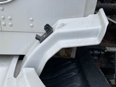 Kenworth T660 Fender