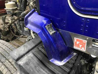 Kenworth T660 Fender