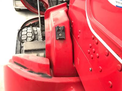 Kenworth T660 Fender