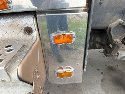 Kenworth W900L Fender