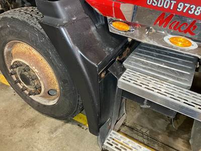Mack CH Fender