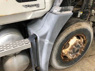 Mack CXN Fender