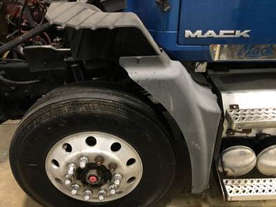 Mack CXU Fender