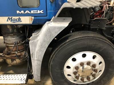 Mack CXU Fender