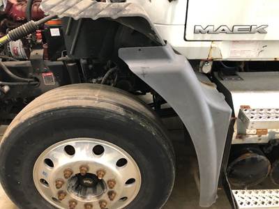 Mack CXU Fender