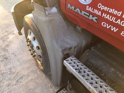 Mack CXU Fender
