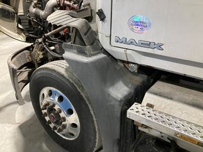Mack CXU Fender