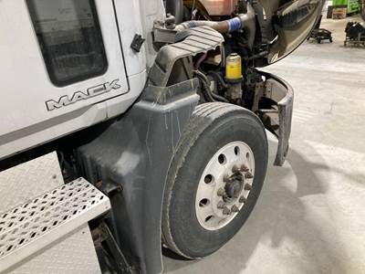 Mack CXU Fender