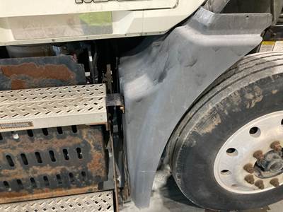 Mack CXU Fender