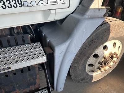 Mack CXU Fender