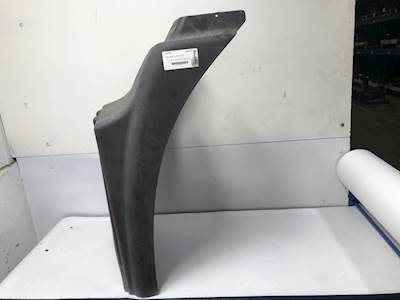 Mack Pinnacle CXU613 Fender for a Mack CXU613