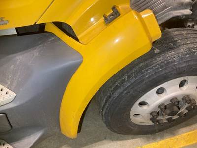 Peterbilt 579 Fender