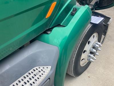 Peterbilt 579 Fender