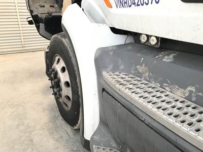 Peterbilt 579 Fender