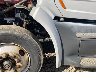 Peterbilt 579 Fender