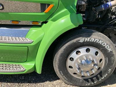 Peterbilt 579 Fender