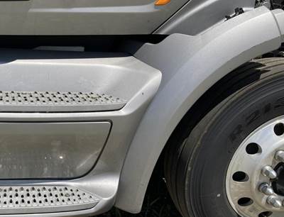 Peterbilt 579 Fender