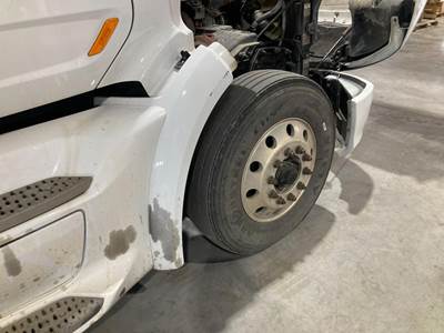 Peterbilt 579 Fender