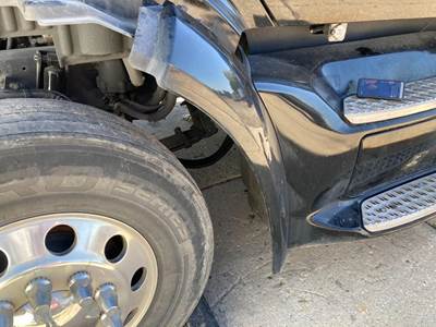 Peterbilt 579 Fender