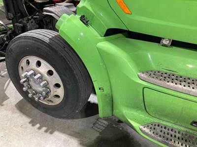 Peterbilt 579 Fender