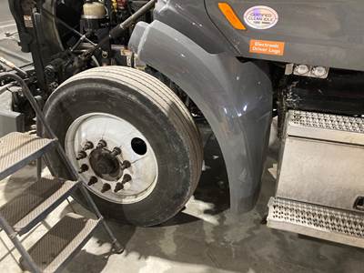 Peterbilt 579 Fender